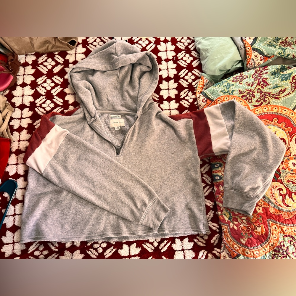 grey cropped american eagle hoodie